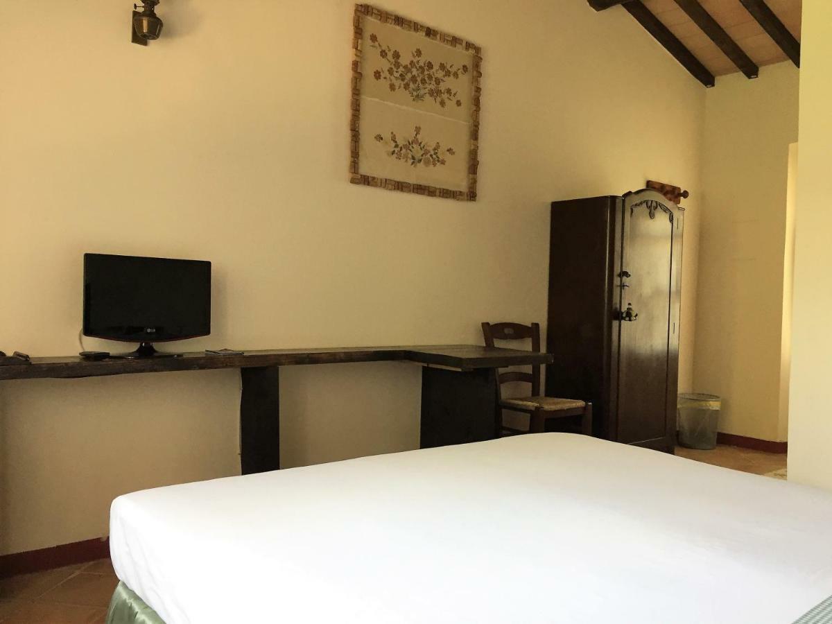 Affittacamere Casale Ai Poggi Orbetello Esterno foto